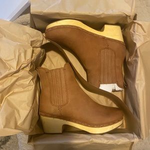 NBW Frye clog boot